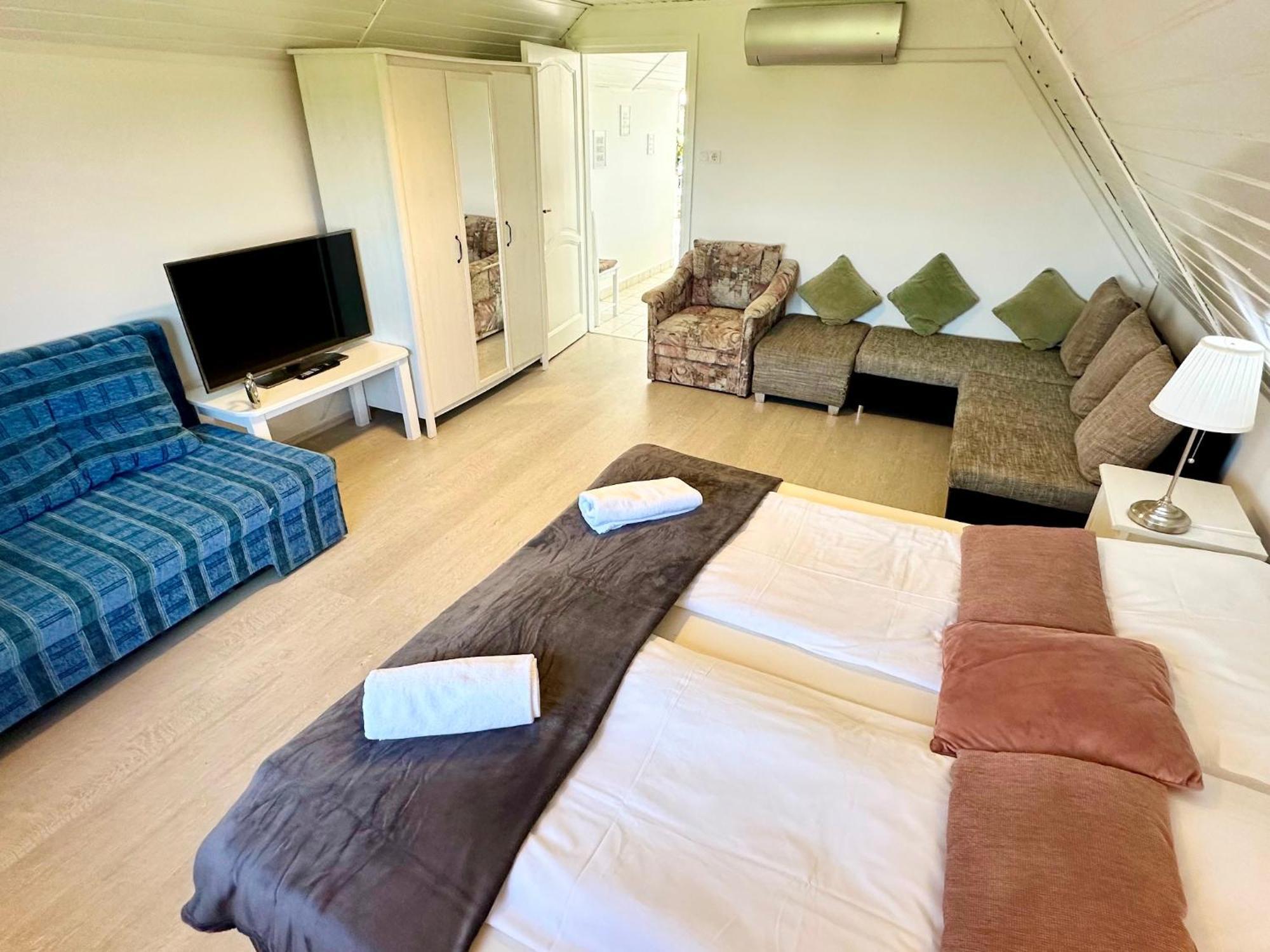 Szent Orban Panzio - Kutyabarat Apartmanok Zalakaros Exteriör bild